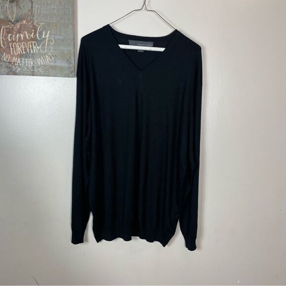 Tricots St Raphael Sweater L
Black V Neck Silk Cotton Blend Knit
Pullover - Picture 1 of 10